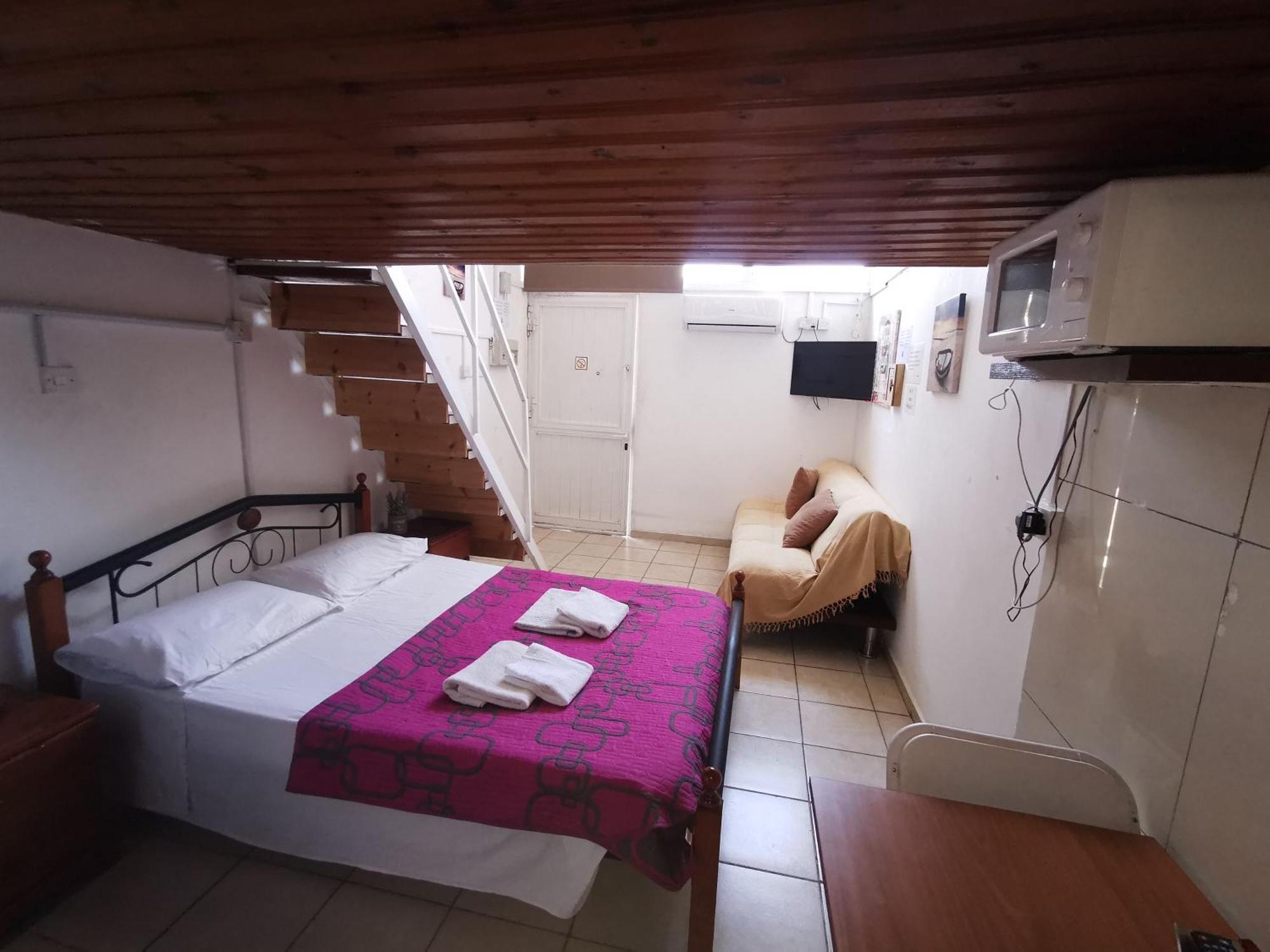 Strovolos Rooms Studios Никосия Номер фото