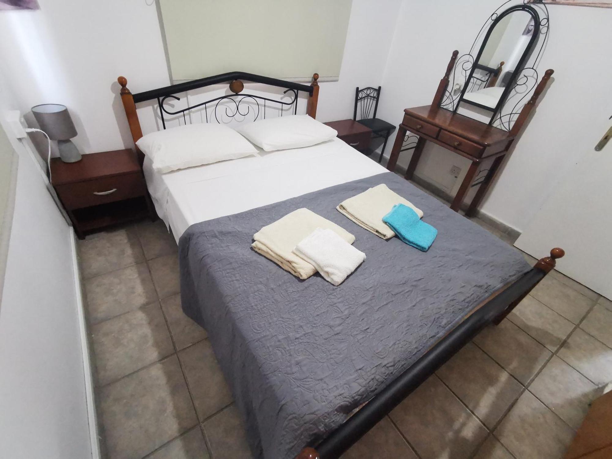Strovolos Rooms Studios Никосия Номер фото