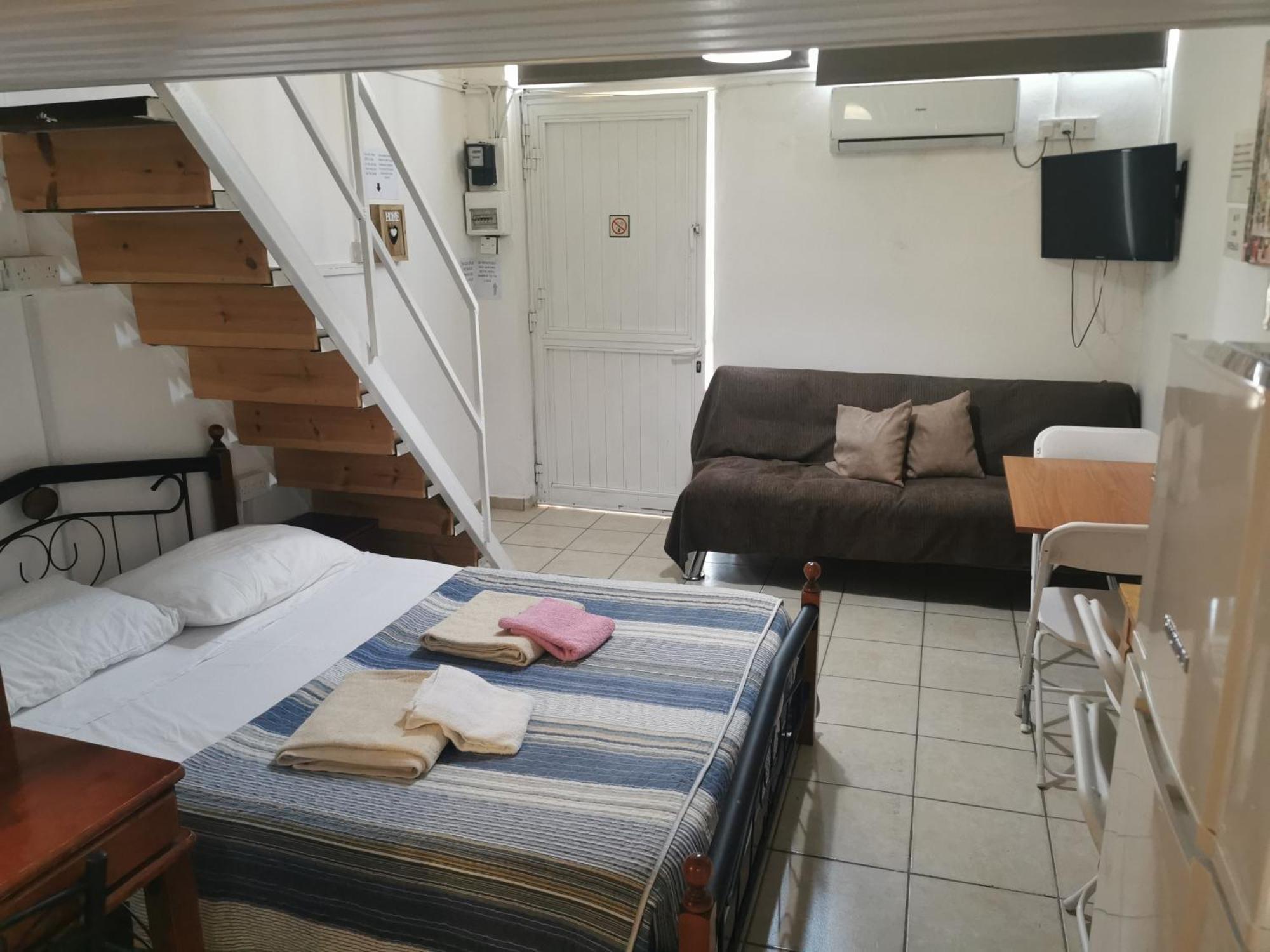 Strovolos Rooms Studios Никосия Номер фото
