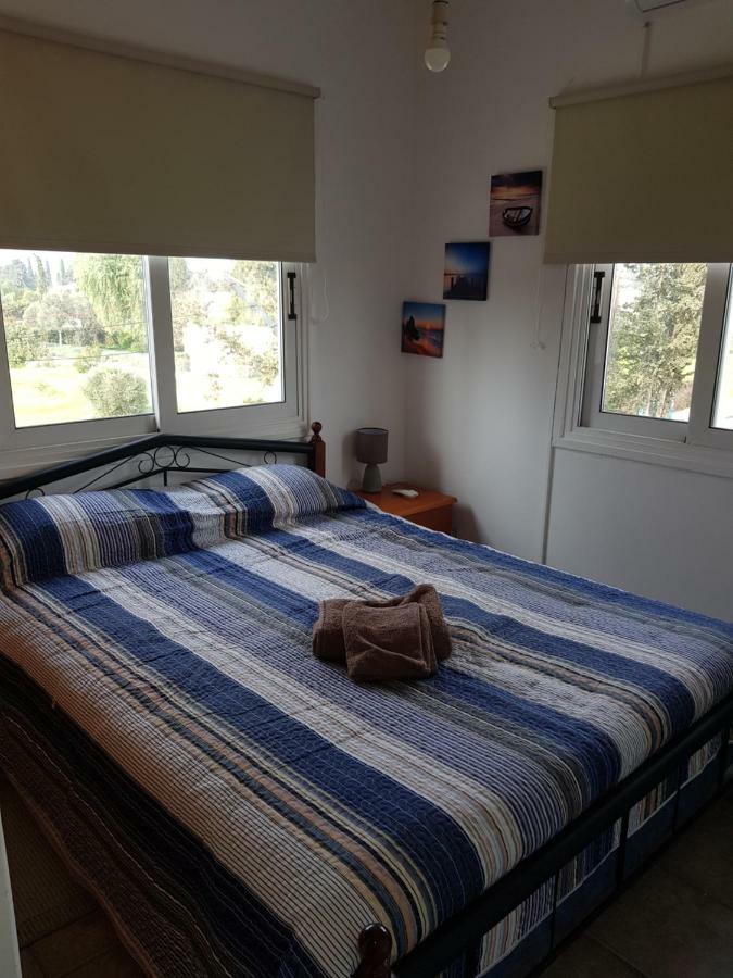 Strovolos Rooms Studios Никосия Экстерьер фото
